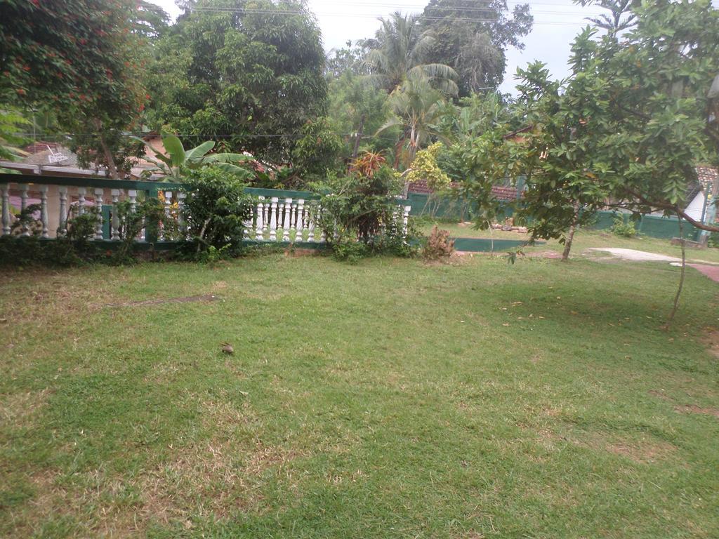 Grand Villa Mirissa Buitenkant foto