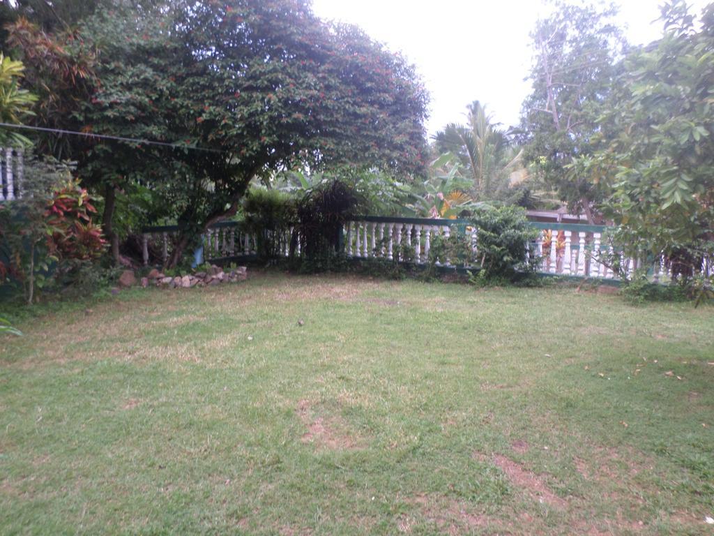 Grand Villa Mirissa Buitenkant foto